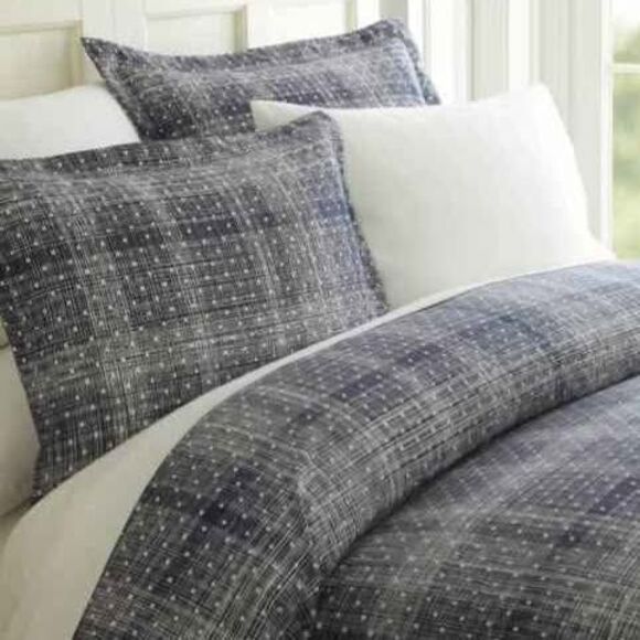 King Duvet and 2 Shams - Navy Blue Microfiber- Like New - Bedding Set - Picture 2 of 7